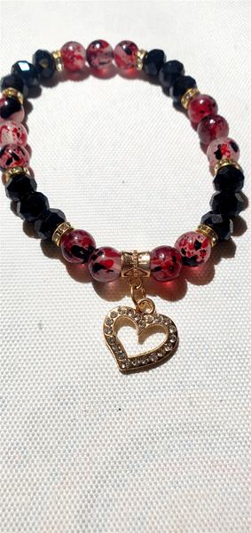 Black and wine beaded heart charm bracelet