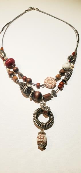 Eclectic Beads Wire Necklace