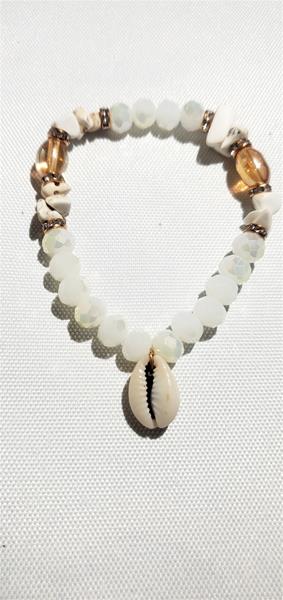 Bright White Bead with Shell Charm Bracelet
